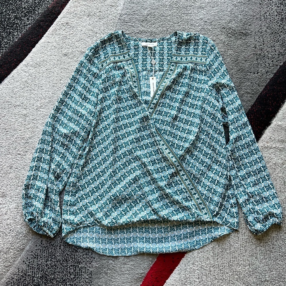 Max Studio Aqua Geo Print V Neck Blouse